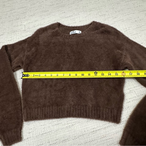 Hollister Fuzzy Cropped Crewneck Sweater in Chocolate Brown - Picture 4 of 6